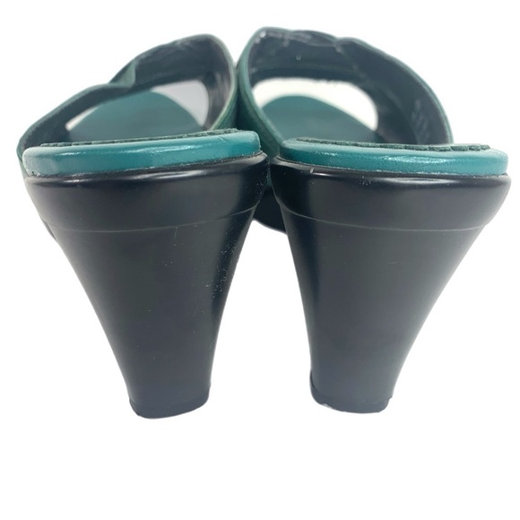 Bella Vita Green Sandals with Open Toe and Crystal Embellishments - Picture 6 of 10